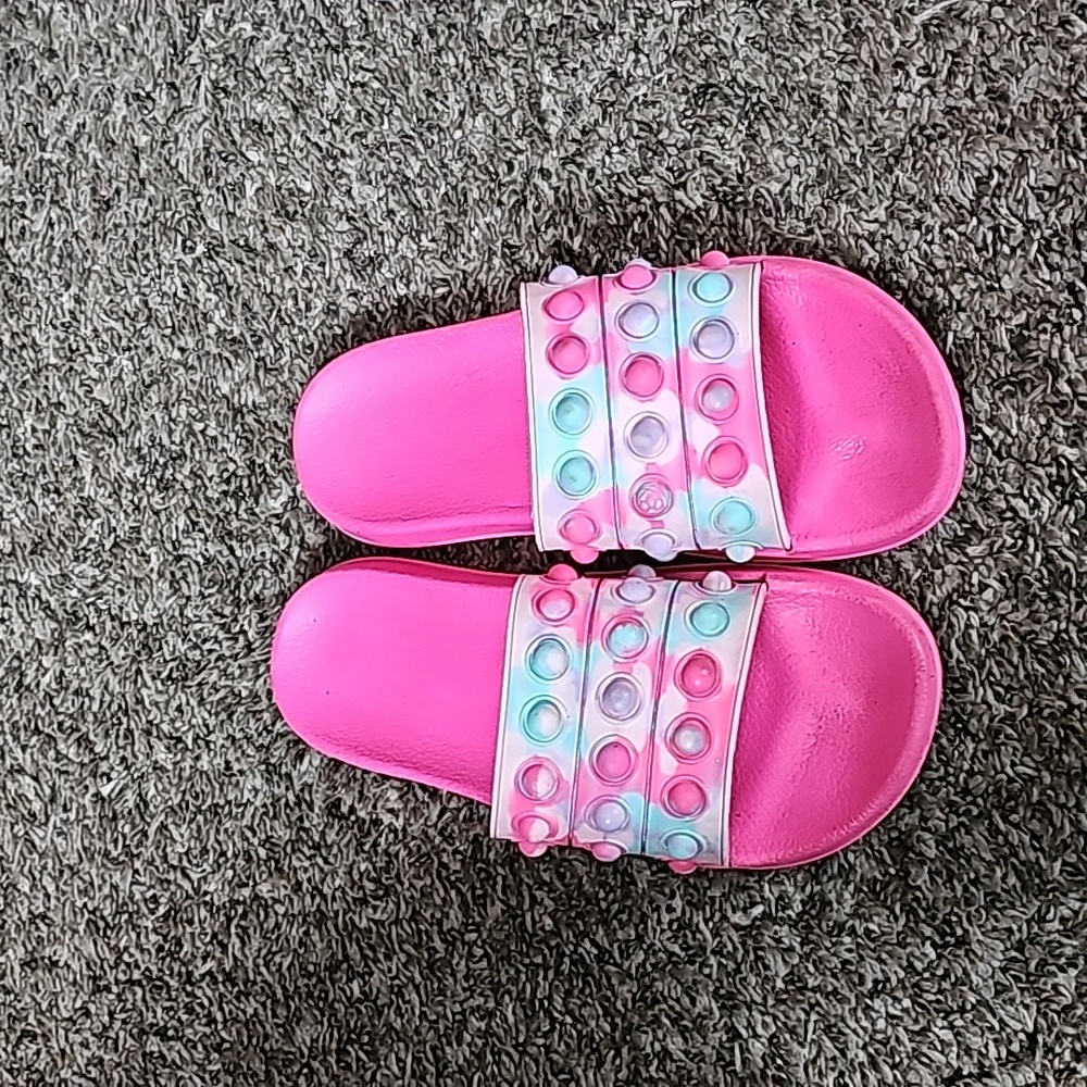 Girls youth sz 5/6 POP IT sandals!!!